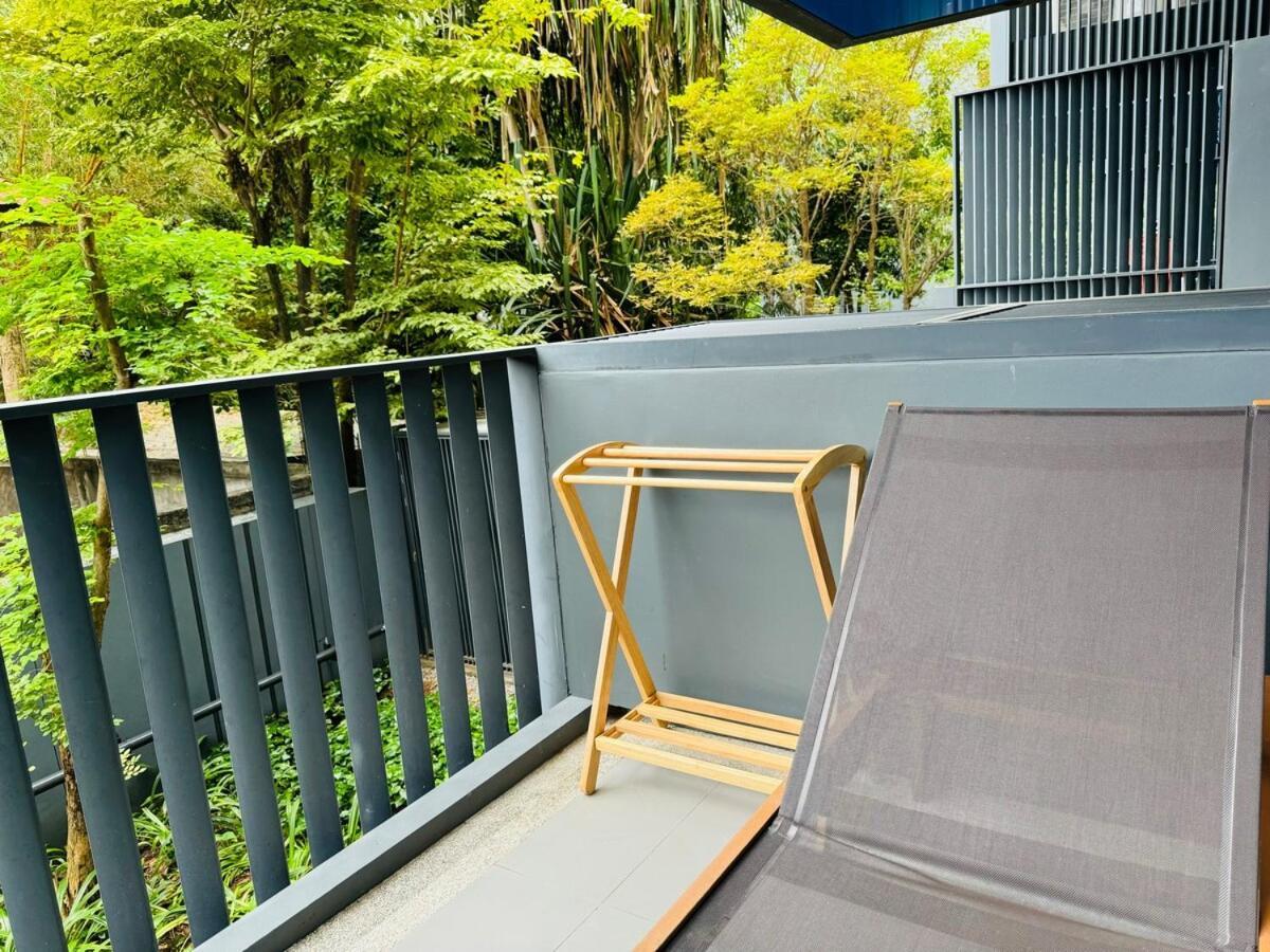 Patong Rooftop Pool Luxury Condo With Bathtub And Sofa Bed Big Balcony Exterior photo