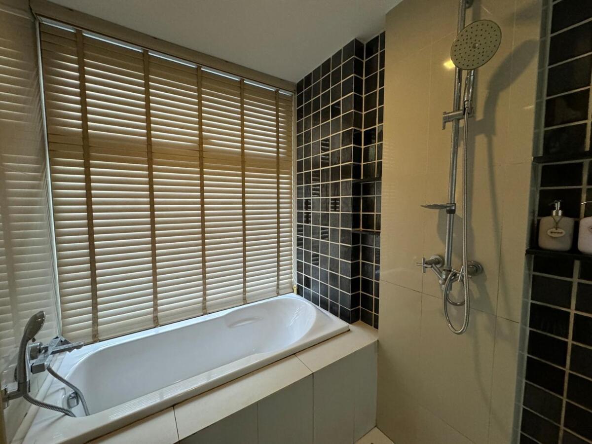 Patong Rooftop Pool Luxury Condo With Bathtub And Sofa Bed Big Balcony Exterior photo